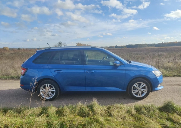 Skoda Fabia cena 37900 przebieg: 179500, rok produkcji 2019 z Słubice małe 326